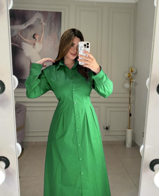 Robe en tissu popeline (pliée)